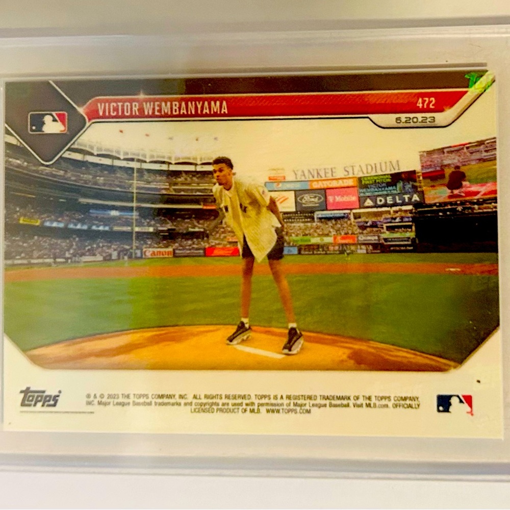 VICTOR WEMBANYAMA 2023 TOPPS ROOKIE CARD THROWING OUT 1st PITCH@ YANKEE STADIUM - Picture 2 of 3